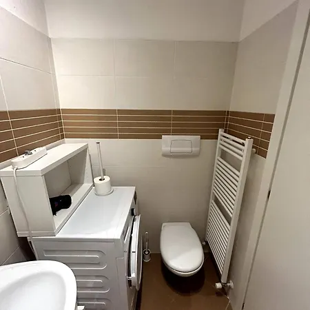 Private Garden Seaview דירה בורדיגרה