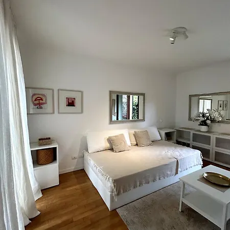 Private Garden Seaview Apartament *