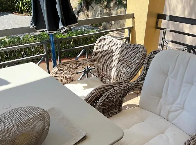 Private Garden Seaview *